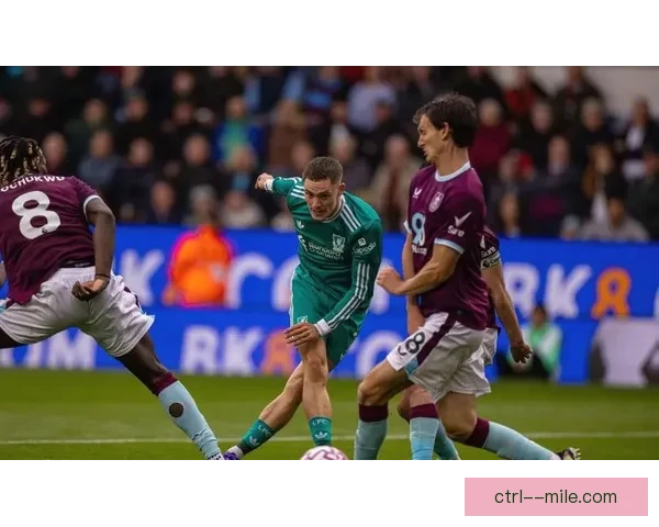 斯特拉斯堡官宣前英超名将利亚姆·罗西尼尔担任新赛季主帅